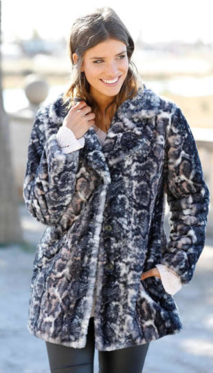 Kabát s imitací leopardí kožešiny
