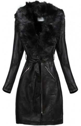 Dlouhý černý koženkový kabát s kožešinovým límcem