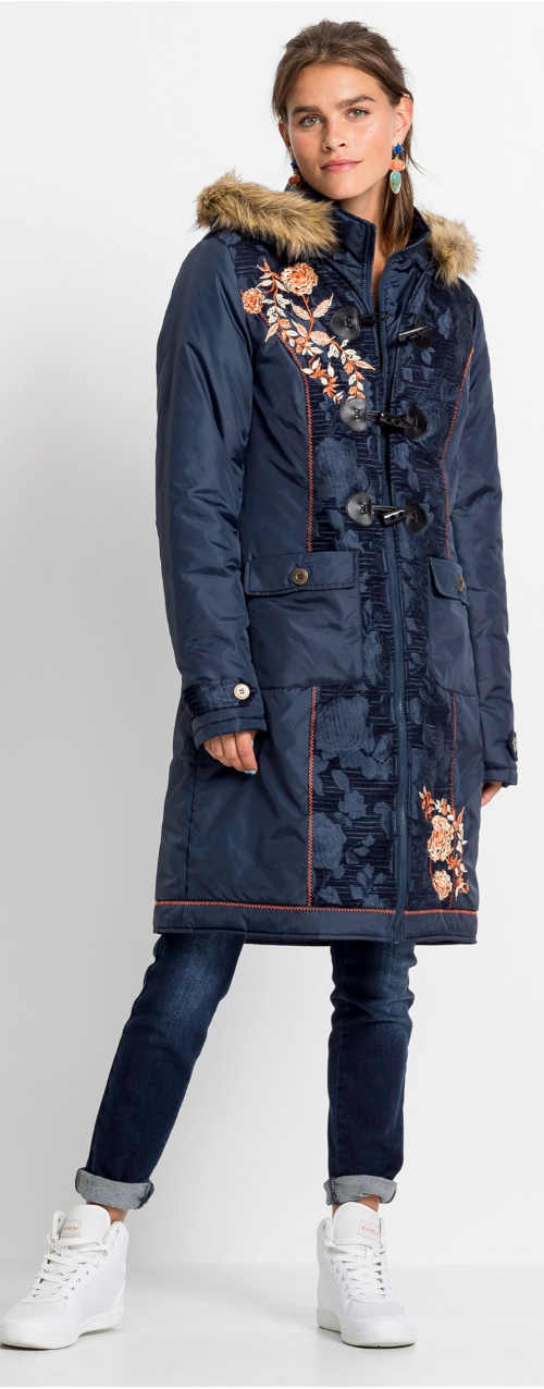Dlouhý modrý zimní kabát s výšivkou a kapucí