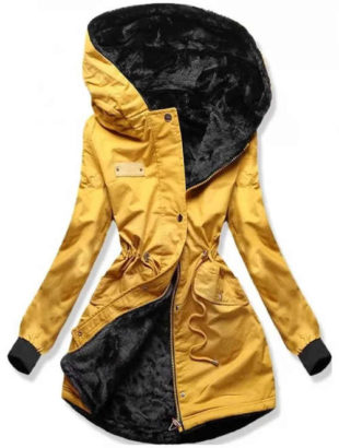Žlutá dámská zimní bunda s velkou kapucí