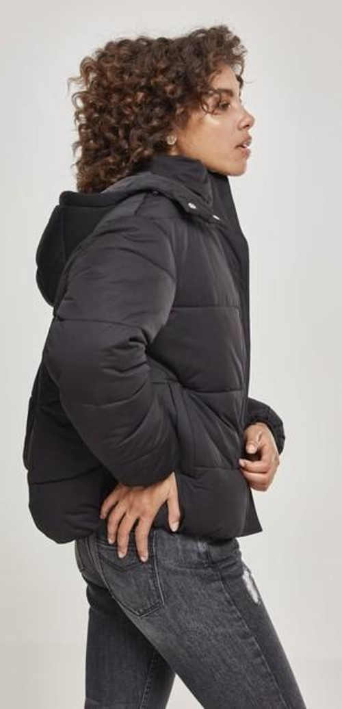 Sportovní černá dámská zimní bunda