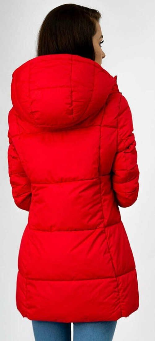 Červená dámská zimní bunda s délkou pod zadek