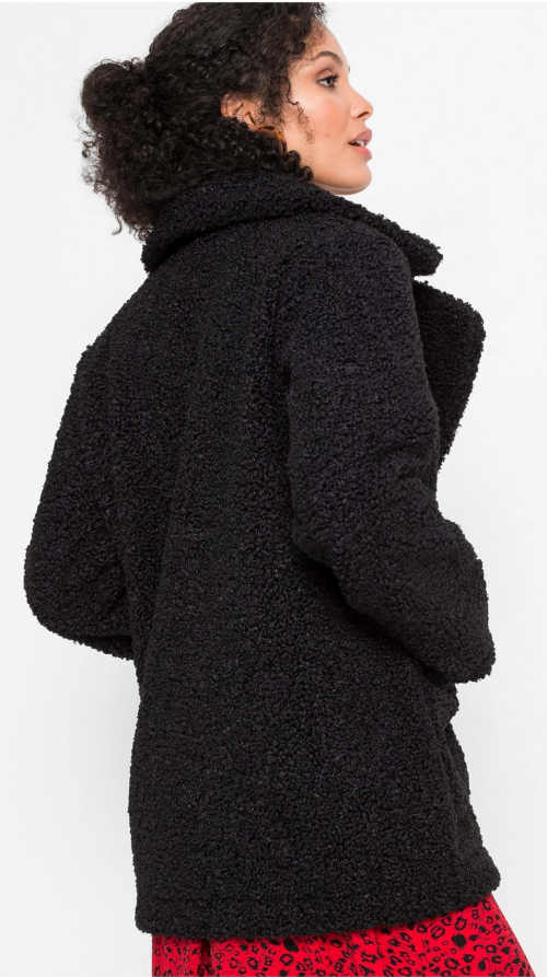 Černý huňatý dámský kabát s kapucí jednobarevný