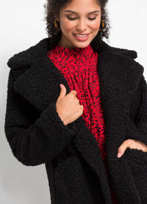 Černý huňatý dámský zimní kabát levně