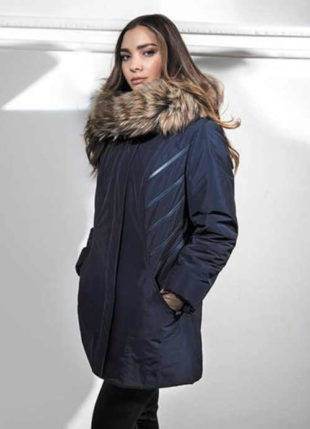 Luxusní prošívaný kabát v modrém provedení s kožešinou