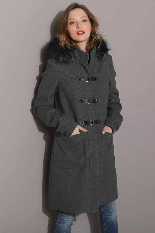 Jednobarevný nadčasový a kvalitní kabát duffle-coat s kapucí