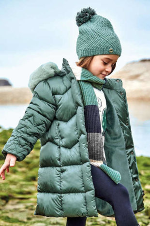 Luxusní dětská zateplená bunda s kapucí v prošívaném designu