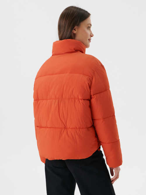 krátká oranžová zimní bunda