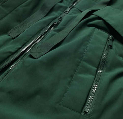 zimní bunda v zeleném provedení