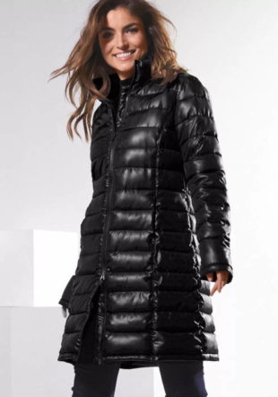 Dlouhá lehká dámská prošívaná černá zimní bunda