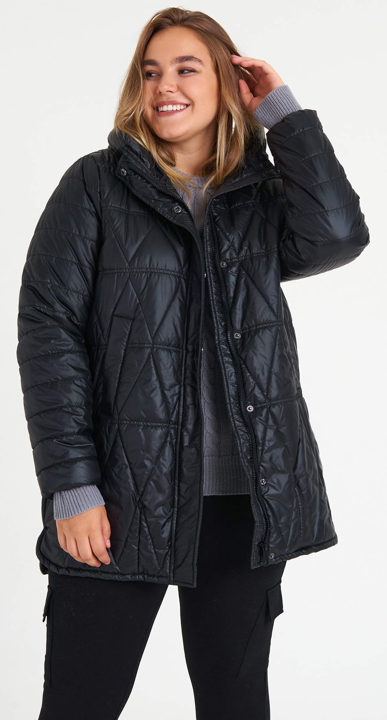Černá XXL prošívaná dámská zimní bunda