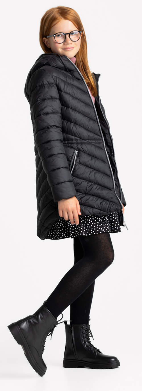 Holčičí černá prošívaná zimní bunda s kapucí