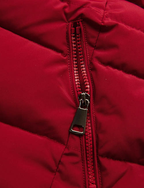 Červená prosívaná dámská zimní bunda s kapsami na zip